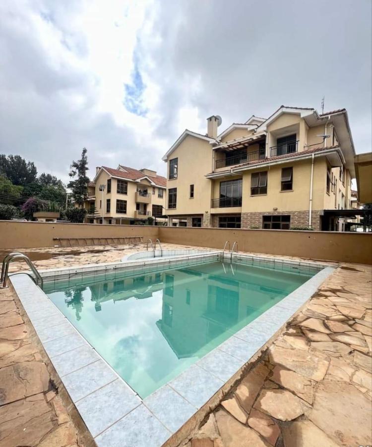 5 Bed Townhouse with En Suite in Lavington - 1