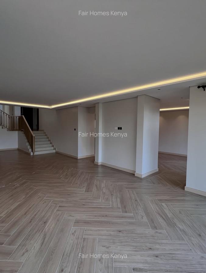 5 Bed Townhouse with En Suite at Lavington Green - 7