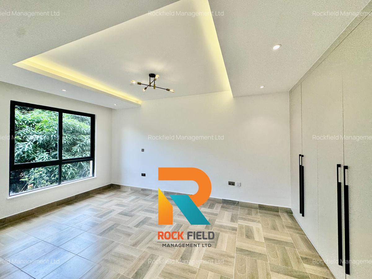 1 Bed Apartment with En Suite in Brookside - 11