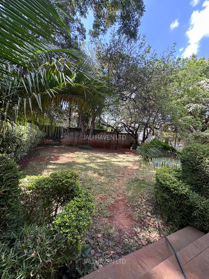 5 Bed Villa with En Suite in Lavington - 2