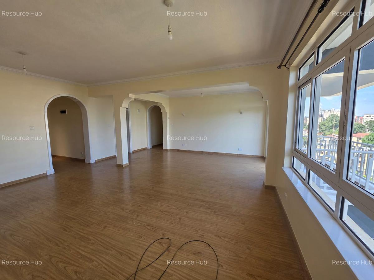 3 Bed Apartment with En Suite at Off Brookside Drive - 3