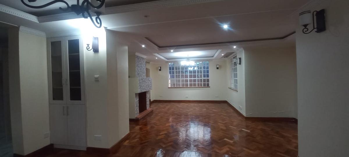 5 Bed Townhouse with En Suite at Lavington Green - 6