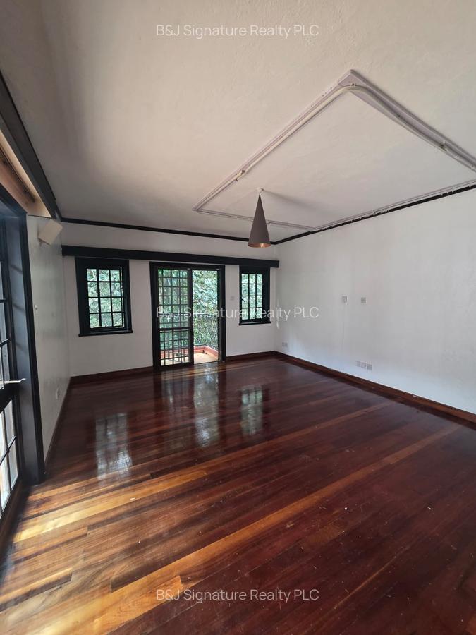 4 Bed Villa with En Suite in Riverside - 13