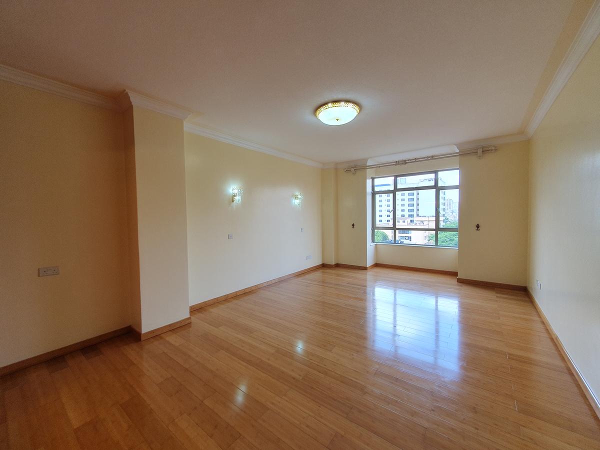 3 Bed Apartment with En Suite at 1St Parklands Avenue - 8