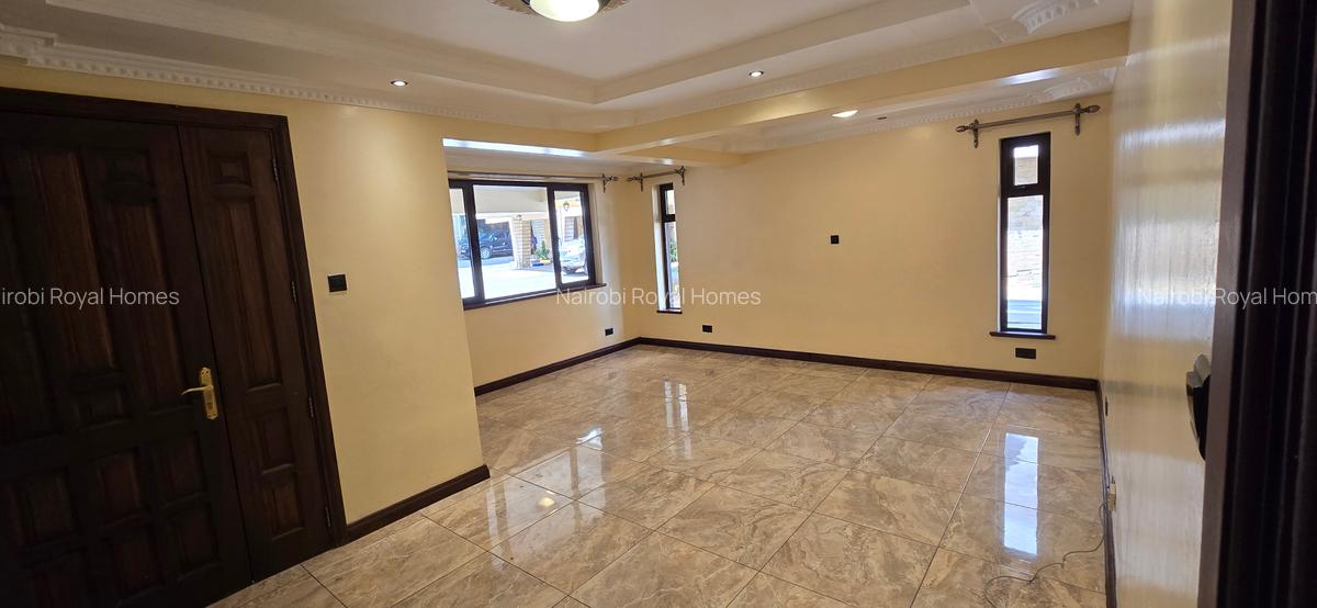 5 Bed Townhouse with En Suite at Lavington Green - 5