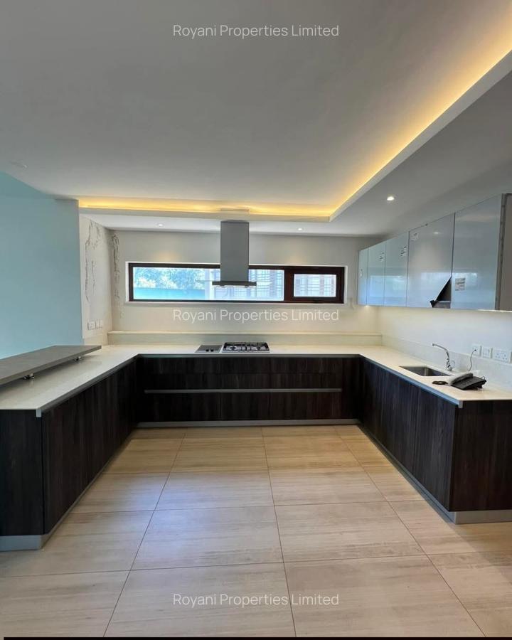 4 Bed Townhouse with En Suite in Lavington - 3