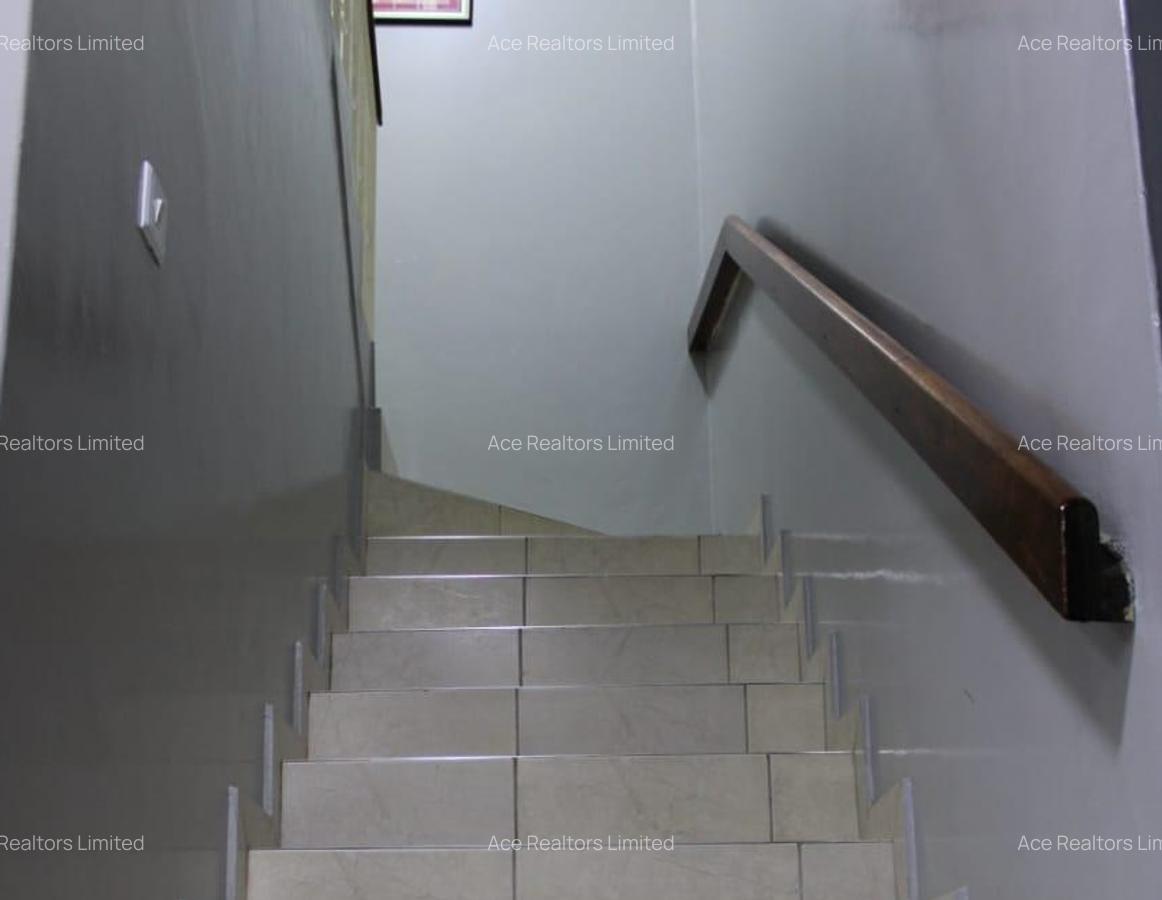 6 Bed Townhouse with En Suite at Karuna Close - 19