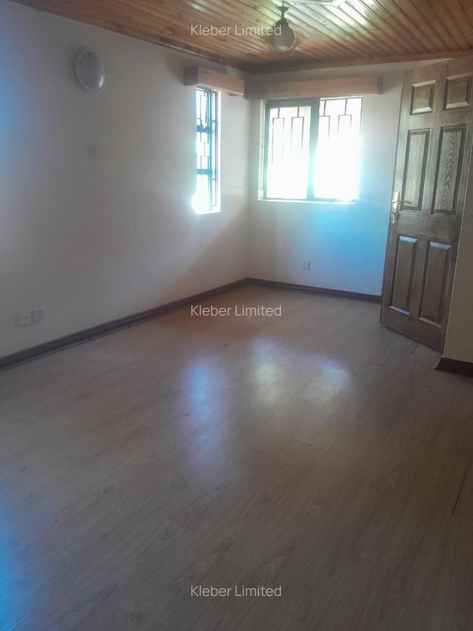 5 Bed Villa with En Suite in Runda - 10