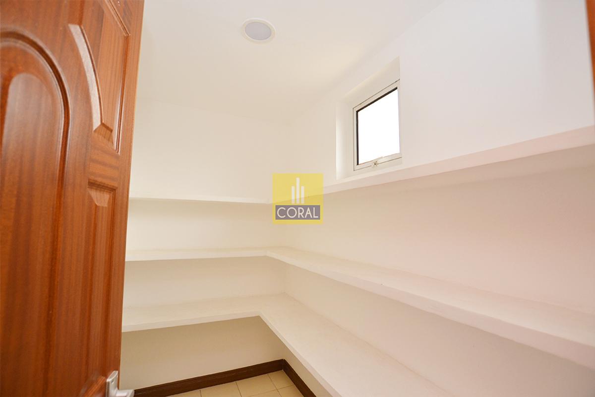 3 Bed Apartment with En Suite in Lavington - 7