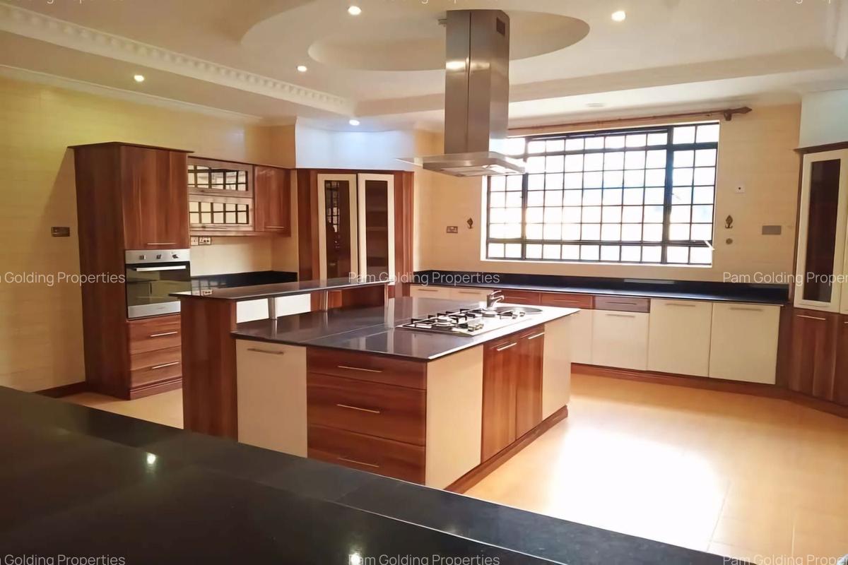 5 Bed House in Runda - 4