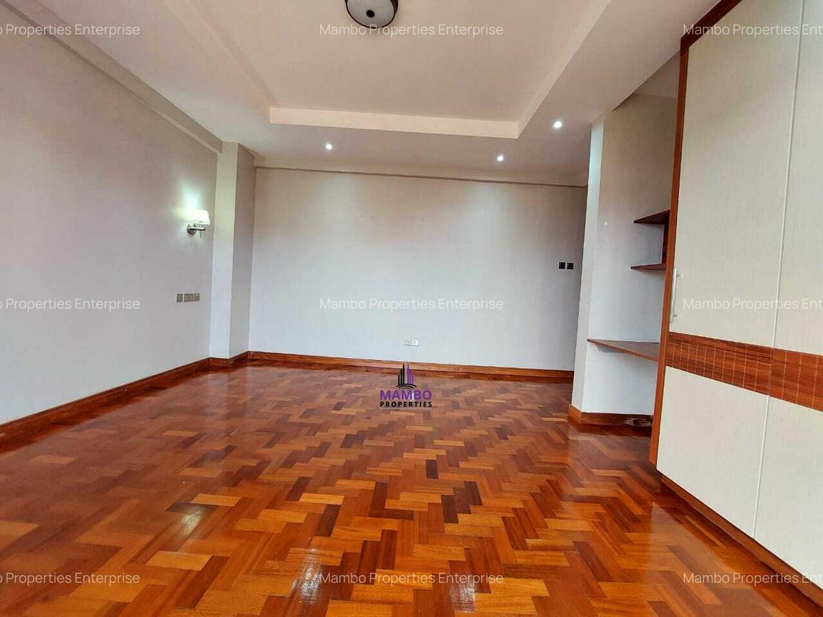 4 Bed Apartment with En Suite at Riverside Drive - 14