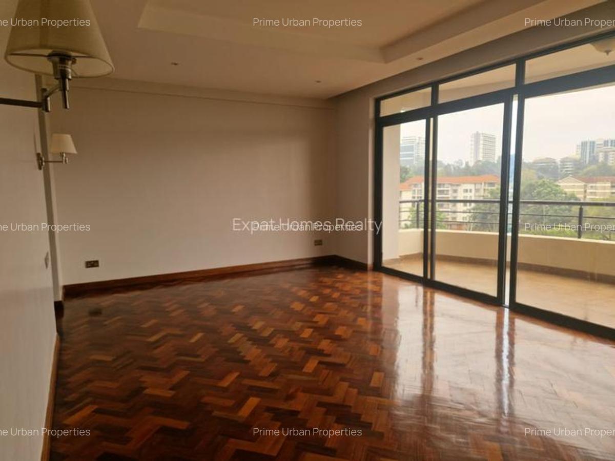 4 Bed Apartment with En Suite in Riverside - 13