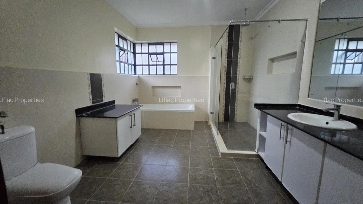 4 Bed Townhouse with En Suite in Kiambu Road - 11