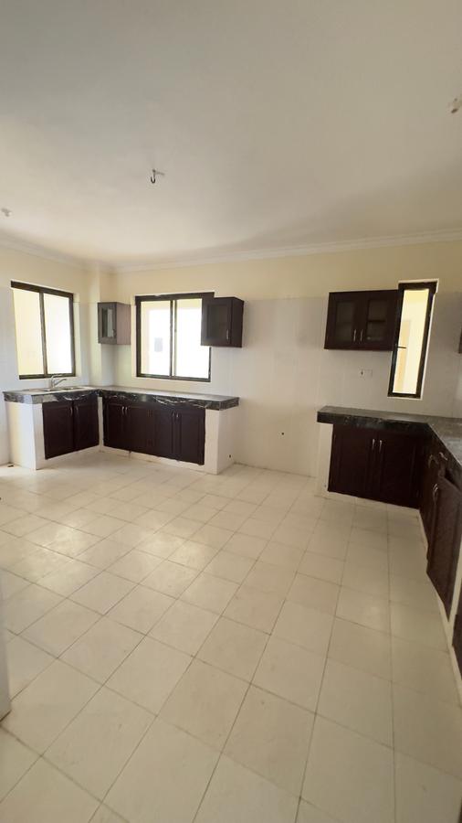 3 Bed Apartment with Swimming Pool in Nyali Area - 4