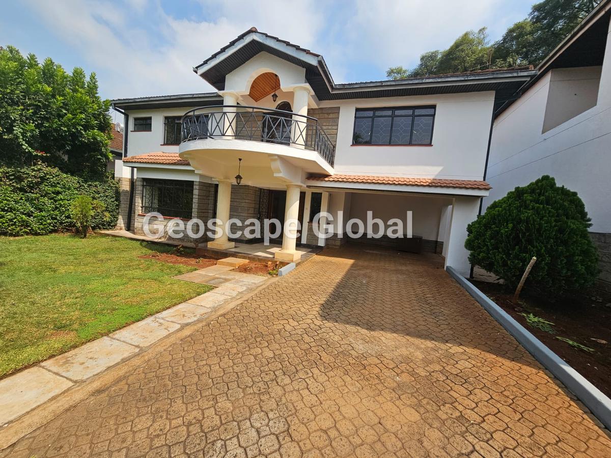 5 Bed House with En Suite in Spring Valley - 1