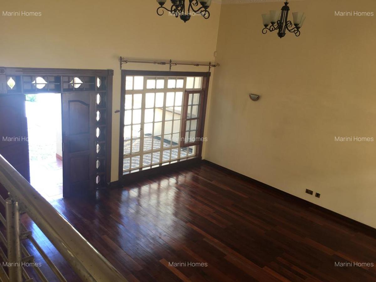 4 Bed Townhouse with En Suite in Kyuna - 19