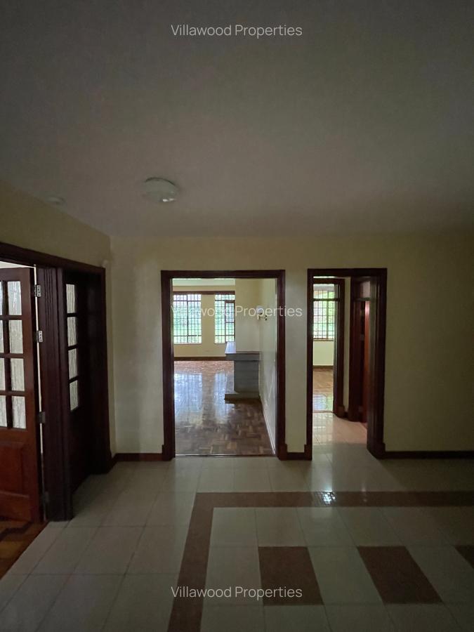 5 Bed Villa with En Suite in Nyari - 11