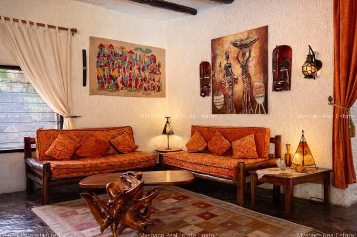 3 Bed Villa with Swimming Pool in Mtwapa - 3