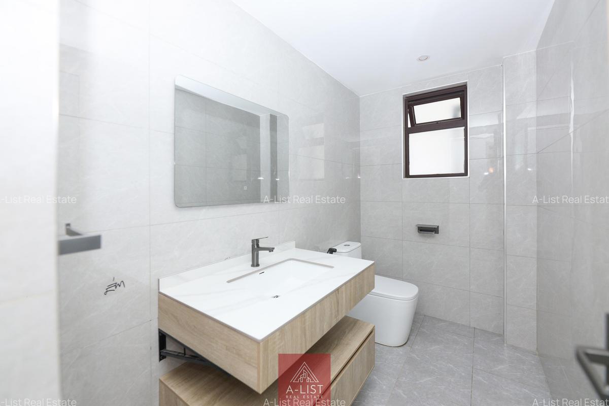 3 Bed Apartment with En Suite at Riverside Drive - 15