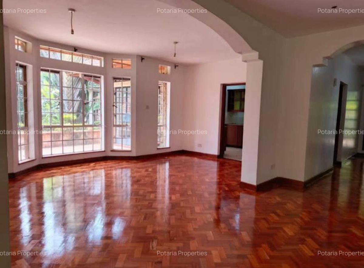5 Bed House with En Suite in Rosslyn - 3