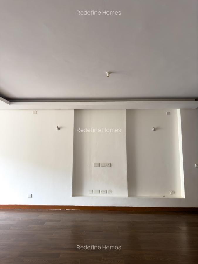 3 Bed Apartment with En Suite in Parklands - 17