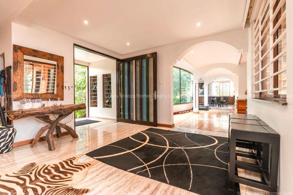 6 Bed House with En Suite in Runda - 17