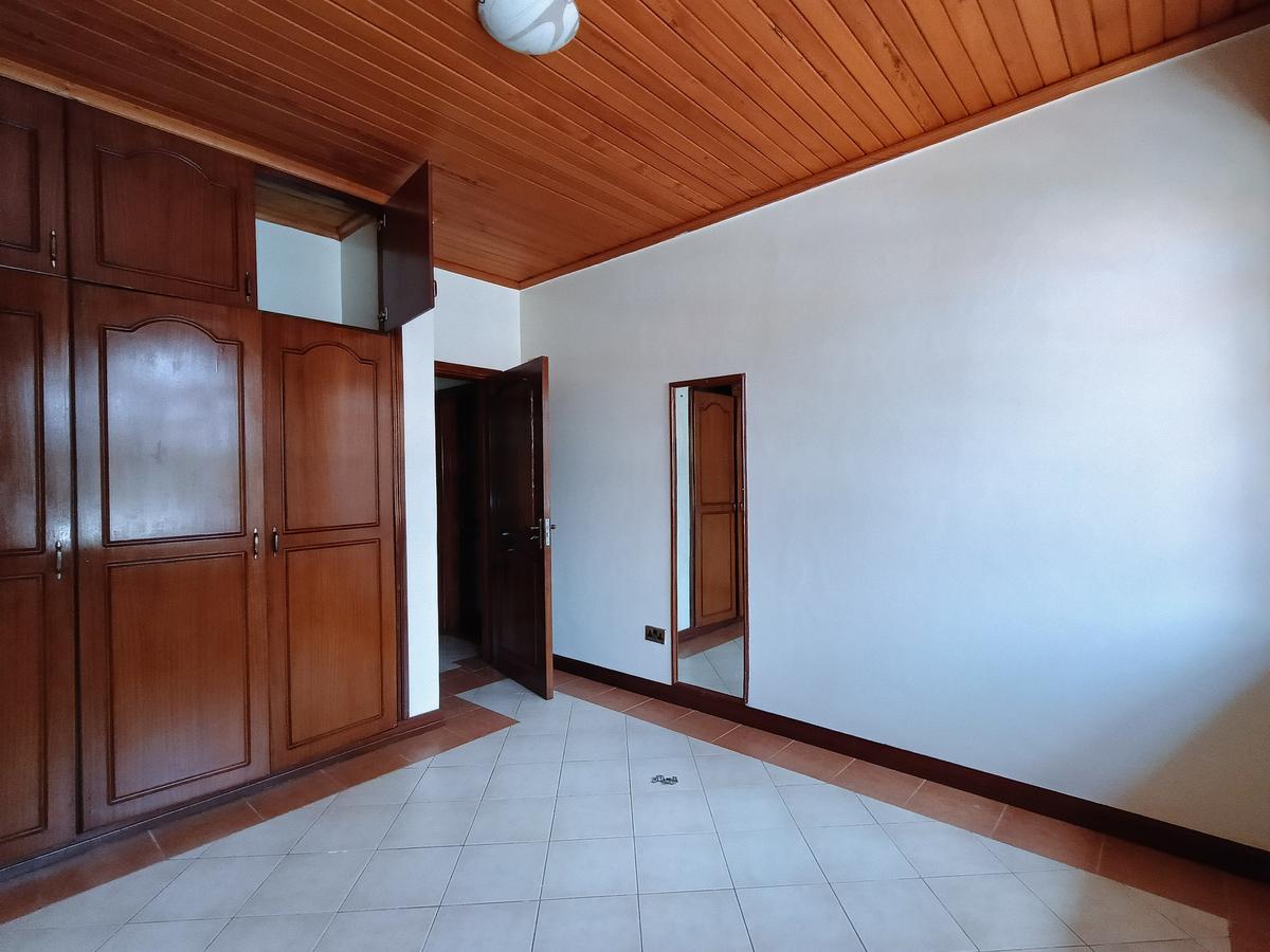 4 Bed House with En Suite in Kitisuru - 17