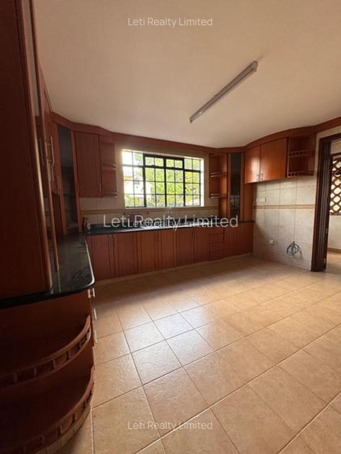 5 Bed Townhouse with En Suite in Lavington - 5