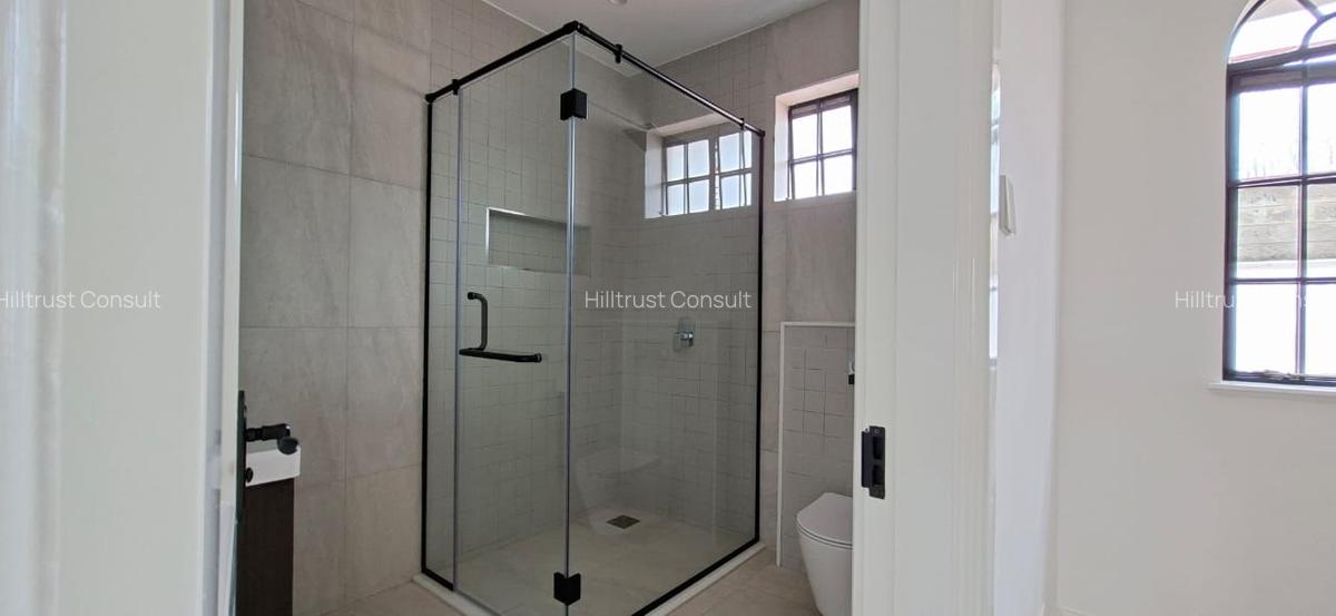 4 Bed Villa with En Suite at Gravellia Grove - 4