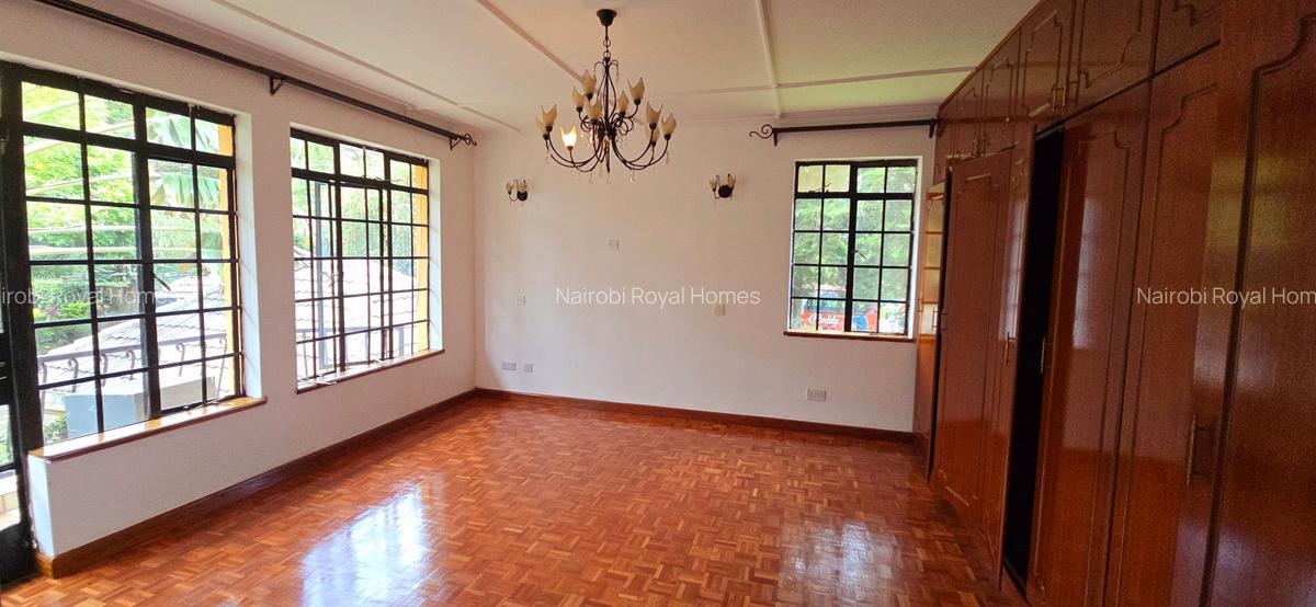 4 Bed Townhouse with En Suite at Lavington Mall - 20