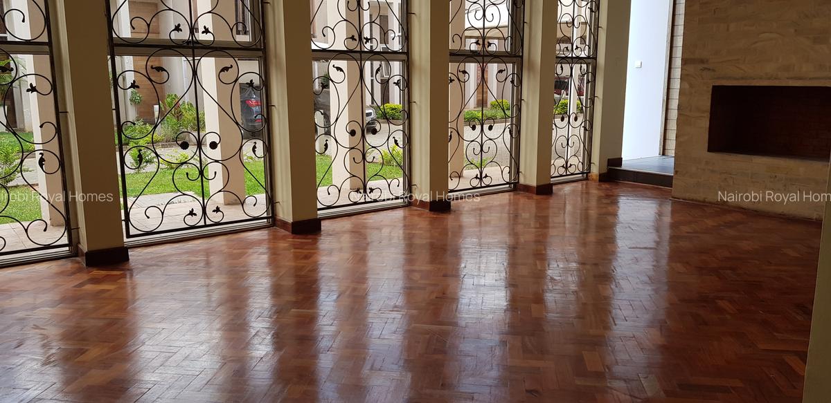 5 Bed Townhouse with En Suite at Lavington Road 66 - 10