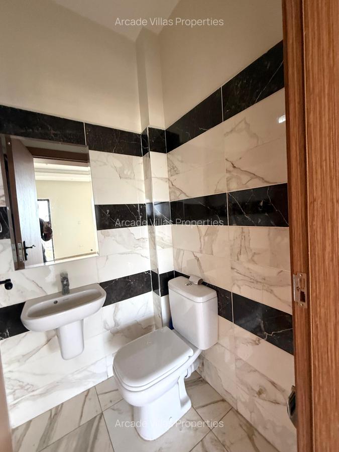 Serviced 2 Bed Apartment with En Suite in Kilimani - 5