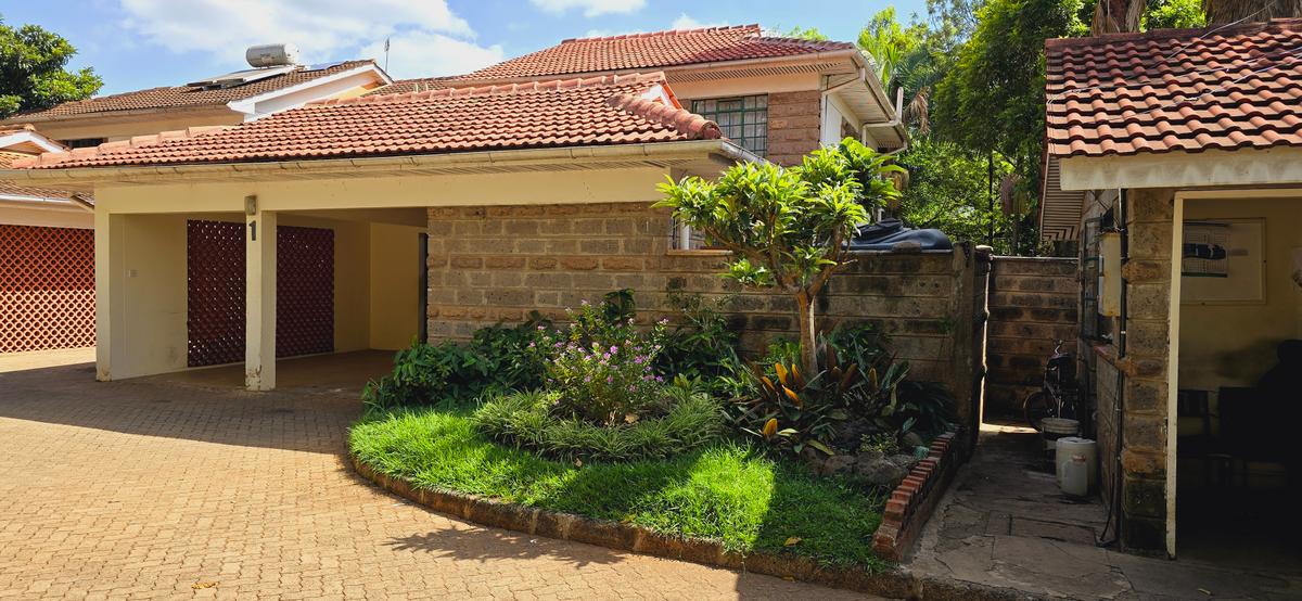 4 Bed Townhouse with En Suite at Off Convent Drive - 2