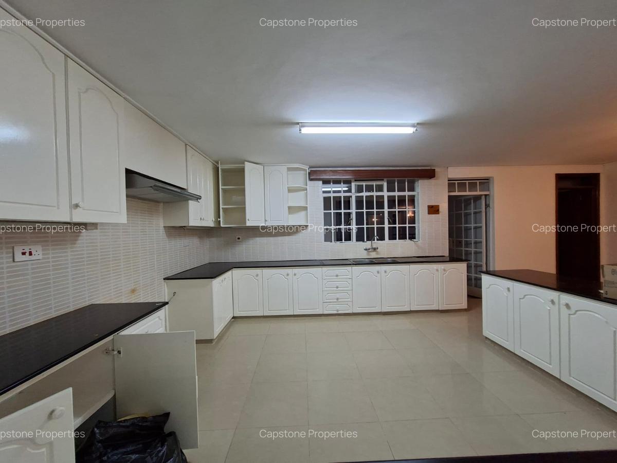 3 Bed Apartment with En Suite in Westlands Area - 2