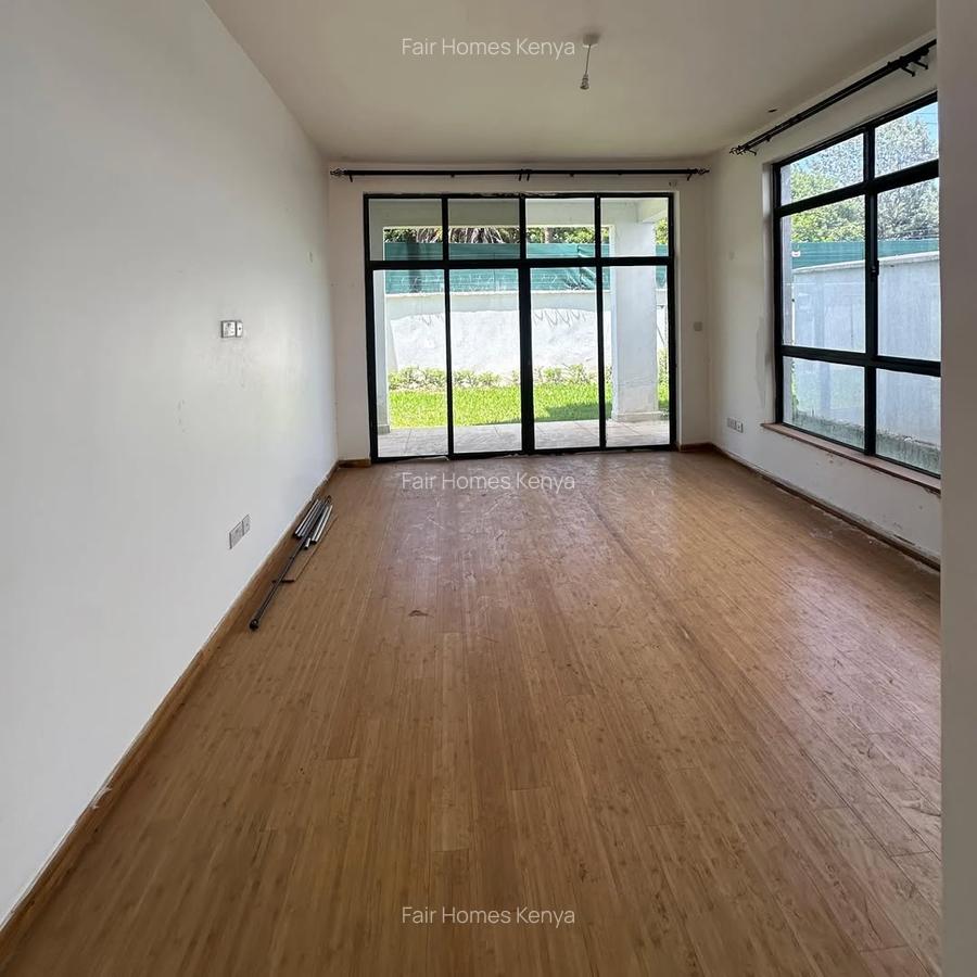 4 Bed Townhouse with En Suite at Convent Drive - 16