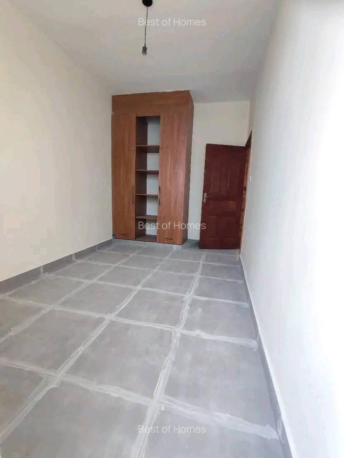 1 Bed House with En Suite in Lavington - 4