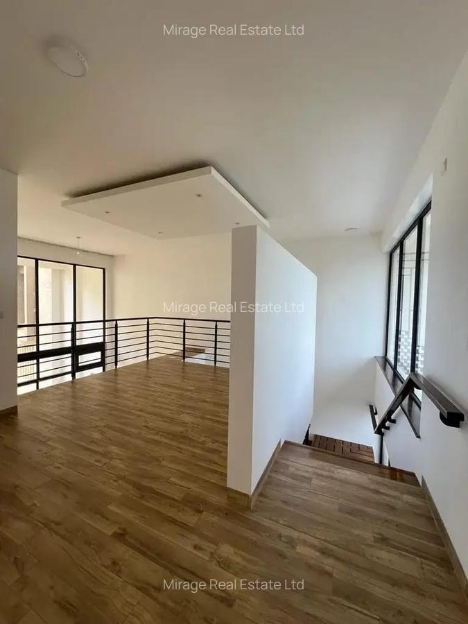 4 Bed Apartment with En Suite in Riverside - 5