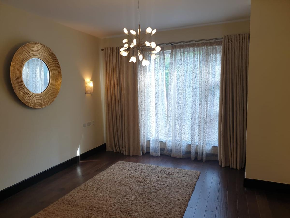 Furnished 4 Bed Apartment with En Suite in Spring Valley - 4