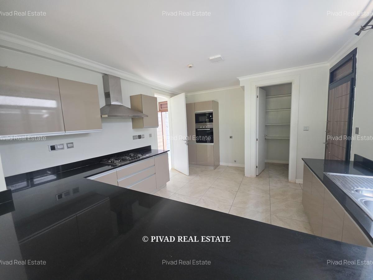 4 Bed Townhouse with Swimming Pool in Runda - 2