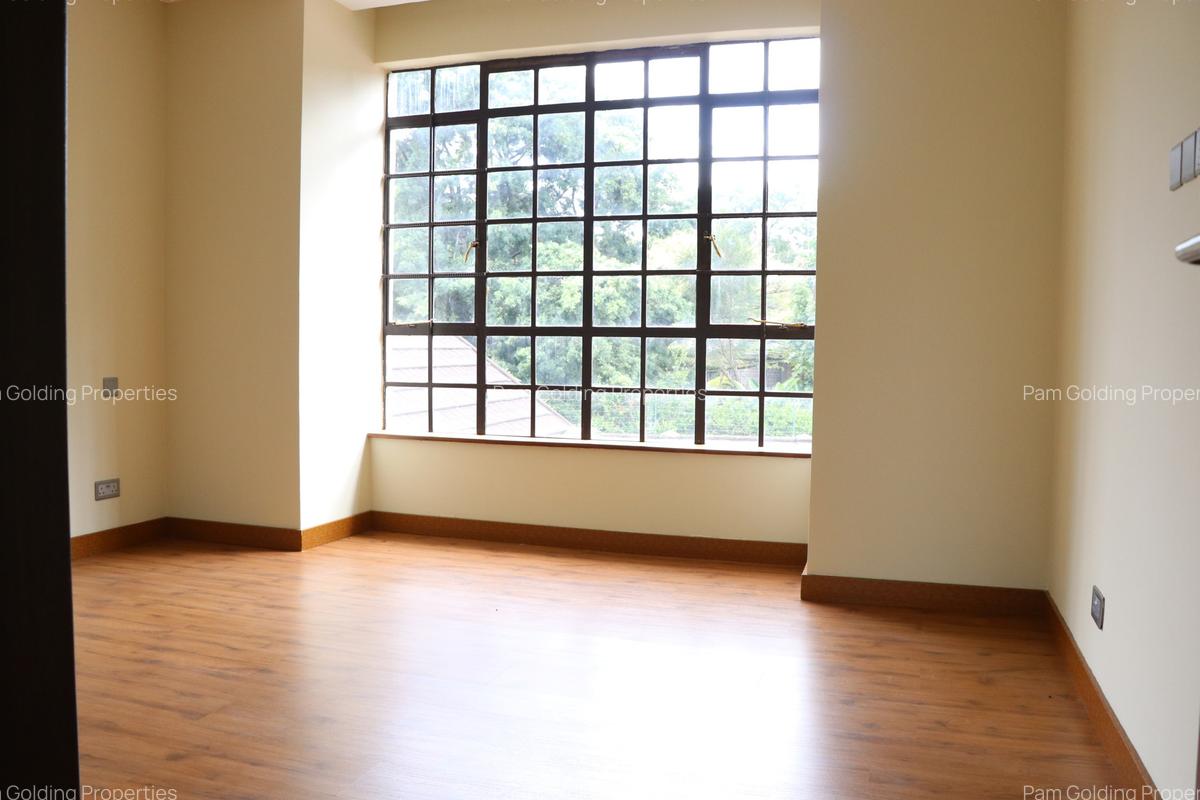5 Bed Villa with En Suite in Runda - 5