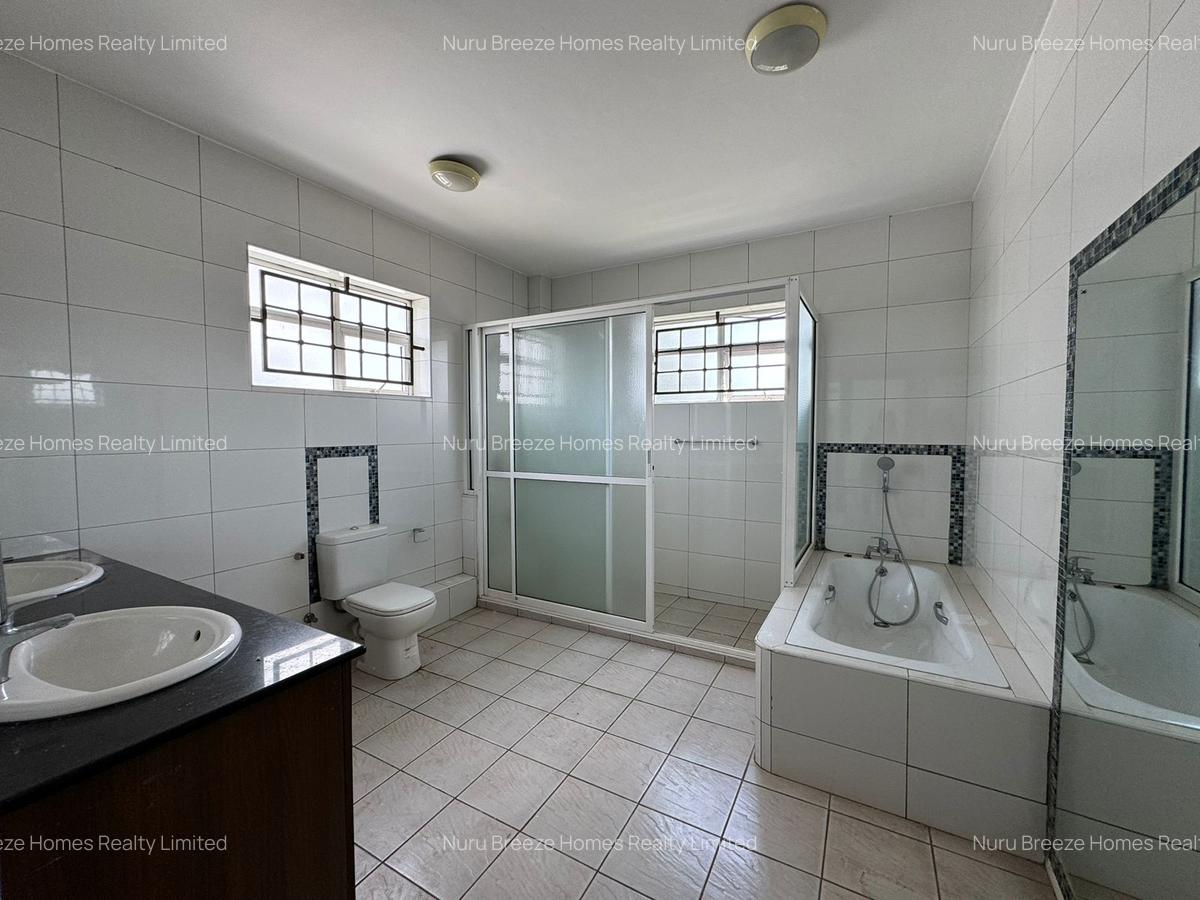 3 Bed Apartment with En Suite in Rhapta Road - 9