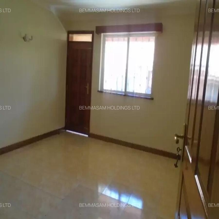 4 Bed Villa with En Suite at Mandela Road - 3