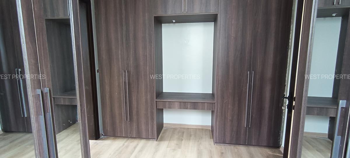 5 Bed Townhouse with En Suite at Manyani Rd - 9