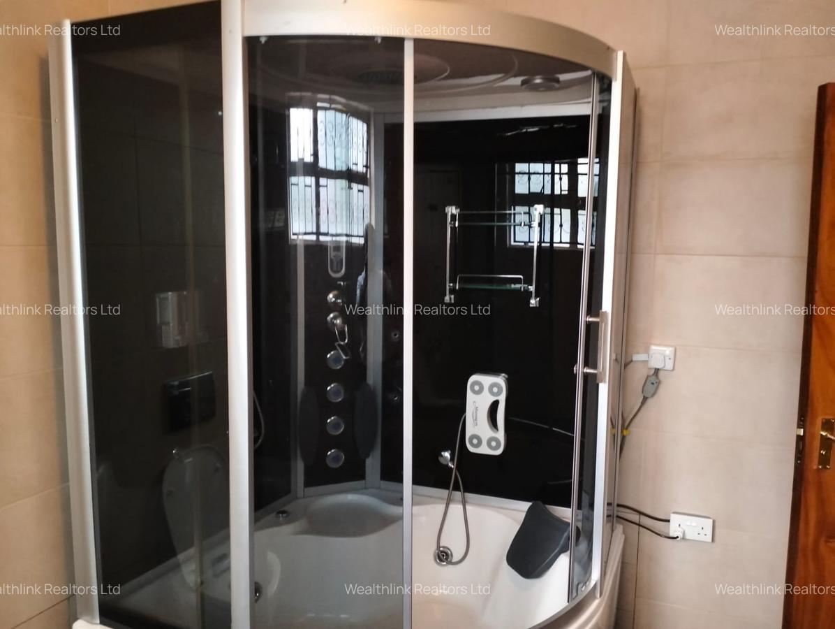 5 Bed Townhouse with En Suite at Westlands - 14