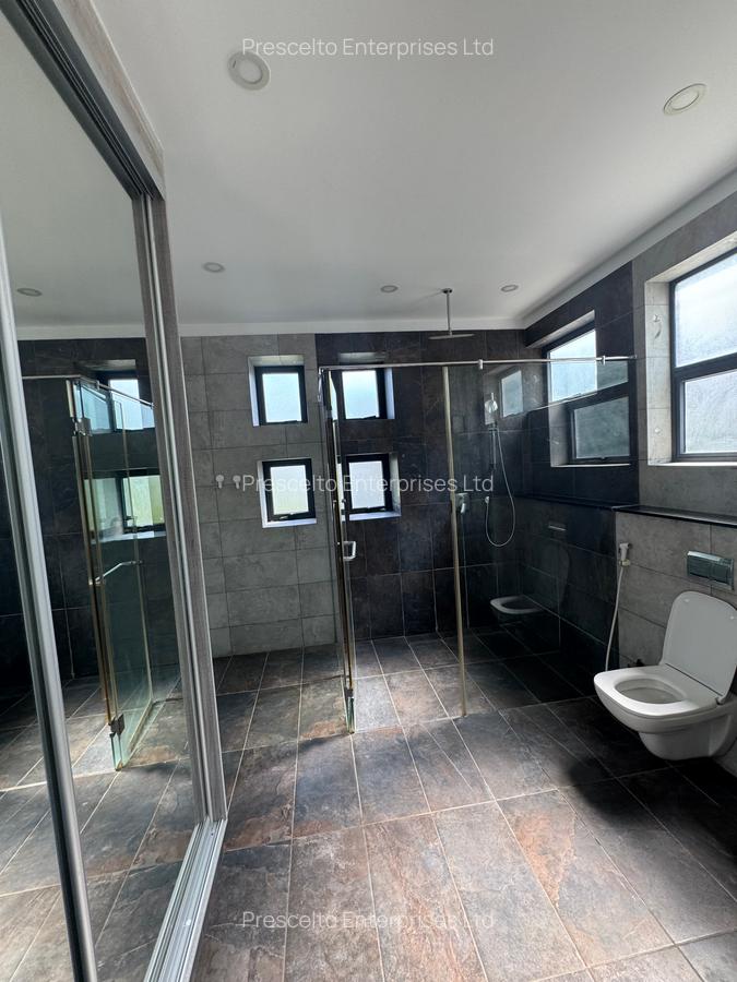 4 Bed Townhouse with En Suite at Nyali - 10