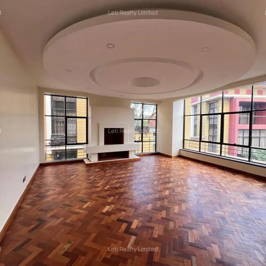 5 Bed Townhouse with En Suite in Lavington - 2