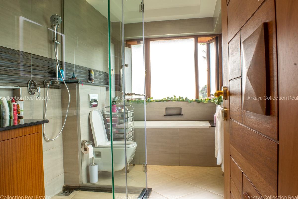 5 Bed House with En Suite in Lavington - 6