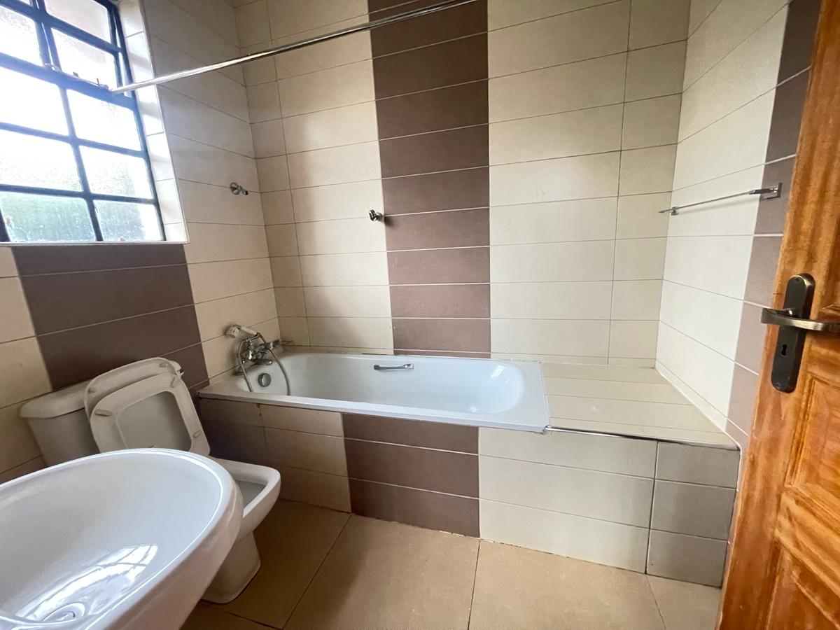 4 Bed Townhouse with En Suite in Kiambu Road - 12