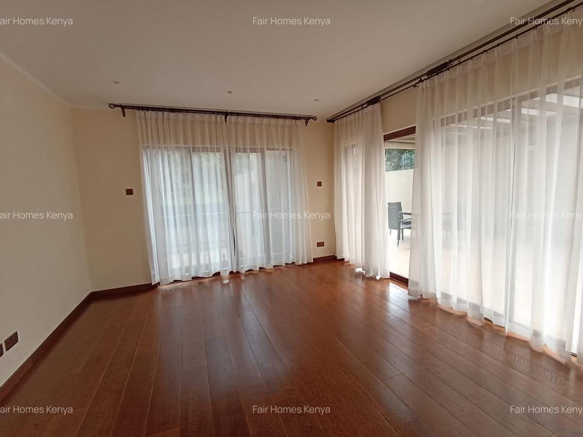 5 Bed Townhouse with En Suite at Convent Drive - 7