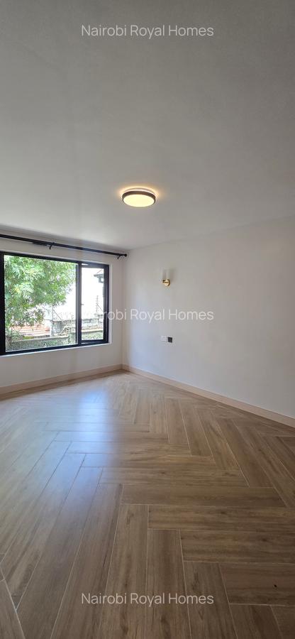 5 Bed Townhouse with En Suite at Lavington Green - 17